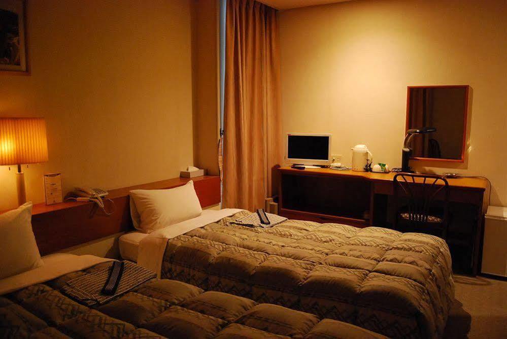 Hotel Kikuei Namba Ōsaka Extérieur photo